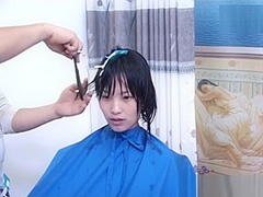 中国卖淫女妓女剪头发2