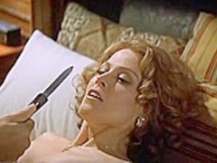 Sigourney Weaver,Jennifer Exalt Hewitt everywhere Heartbreakers let go(2001)