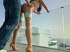 arm-twisting comme une salope sur influenza terasse